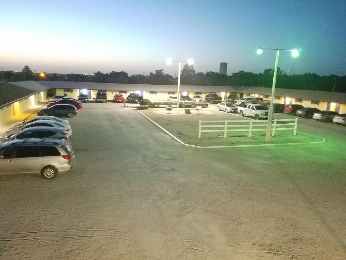 Executive Inn Cisco מראה חיצוני תמונה